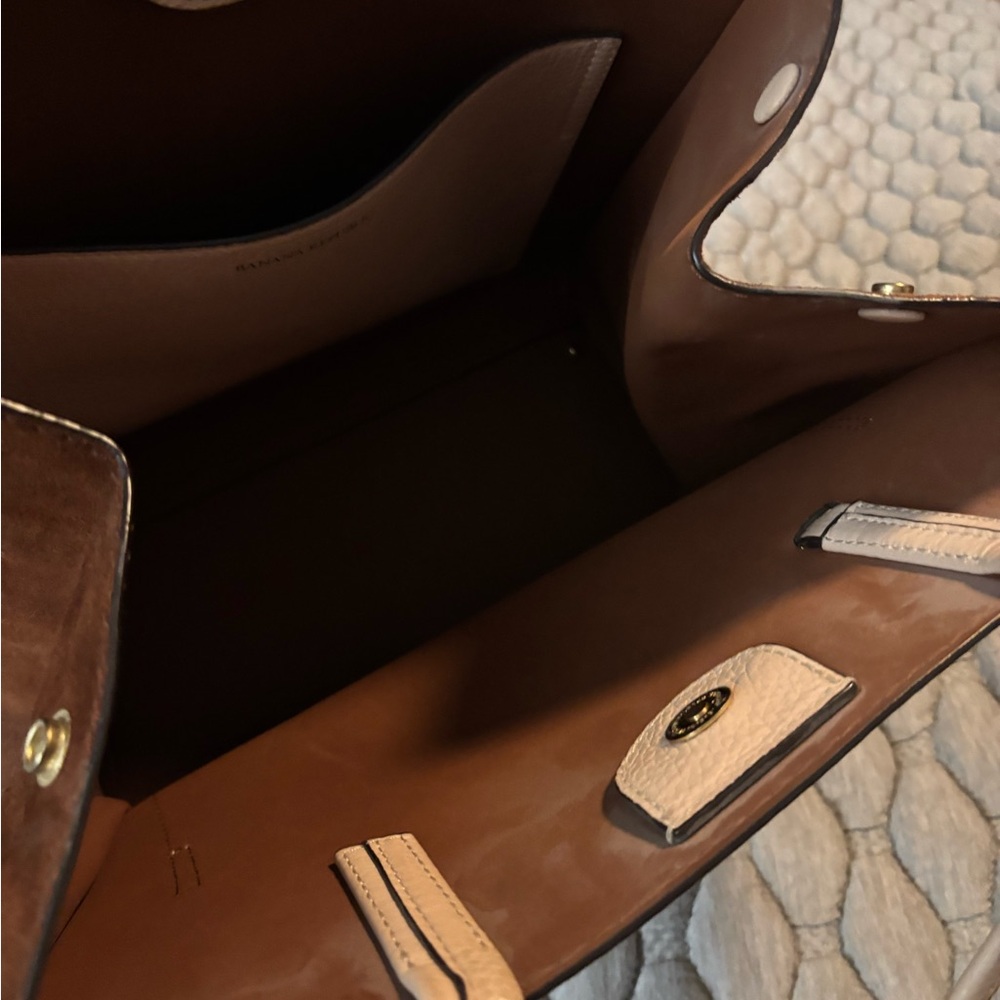 Banana Republic bag - Picture 9 of 9